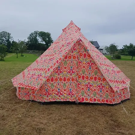 Holiday home Captivating 1-Bed Tipi Located In Ballyduff